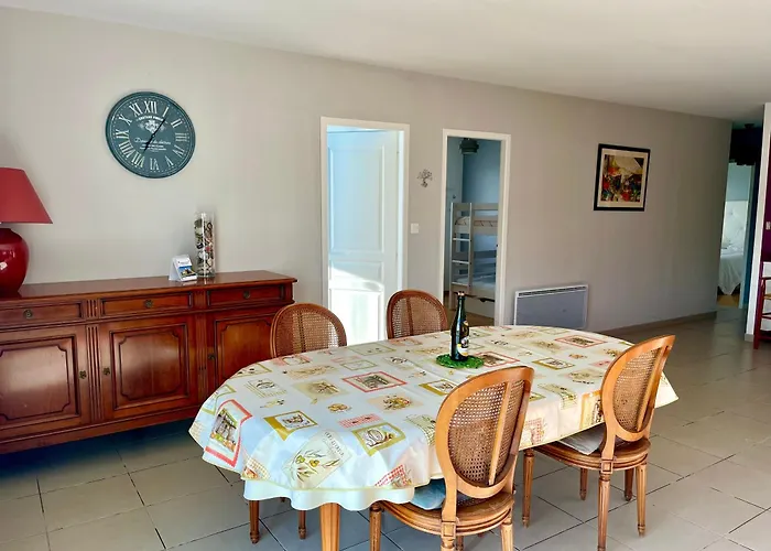Maison Familiale A Vaire
